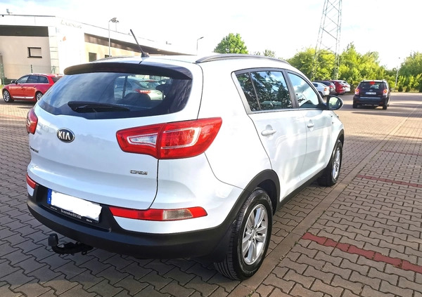 Kia Sportage cena 40900 przebieg: 249000, rok produkcji 2013 z Radom małe 137